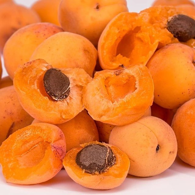 7 Amazing Nutrition Facts of Apricot Dry Fruit and its benefits